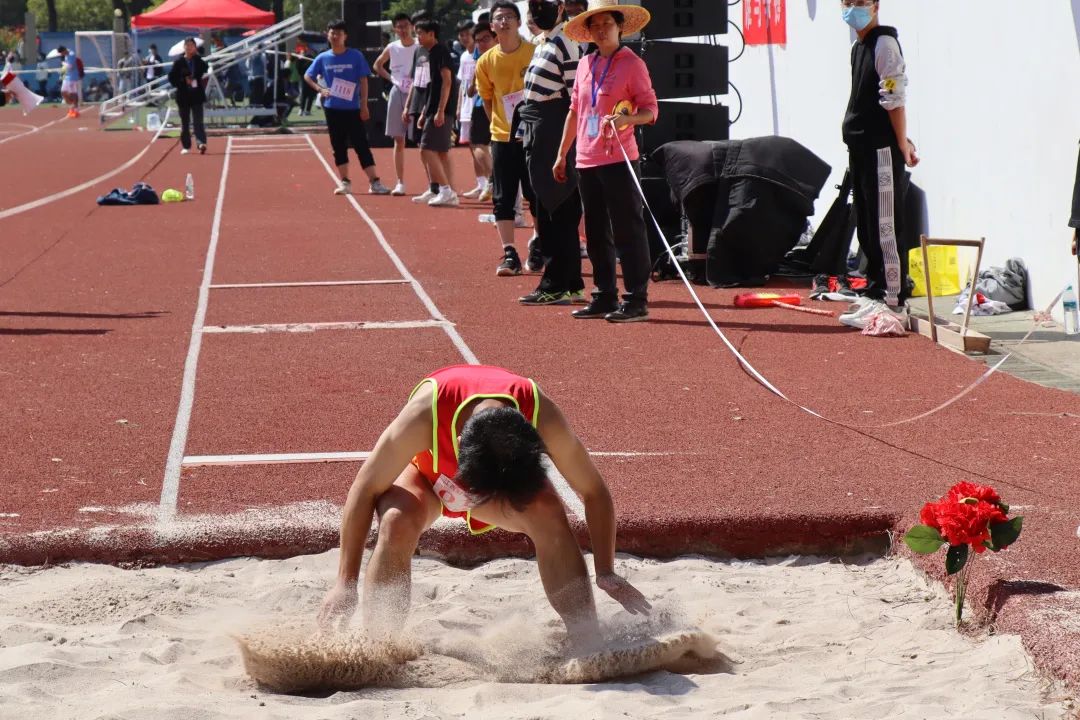逐渐推进 逐渐推进